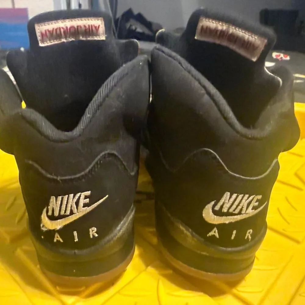 Jordan Men's Black and Navy Trainers